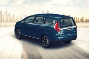 Mahindra Marazzo Price - Features, Images, Colours & Reviews