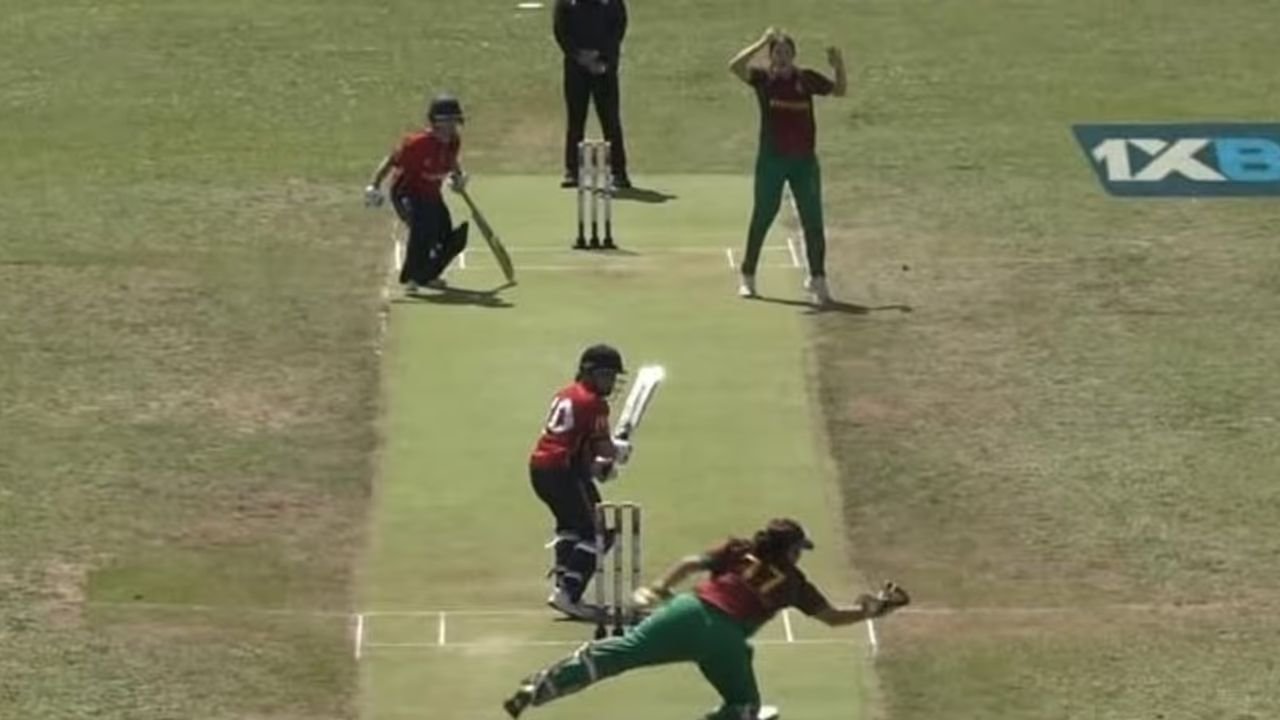 Joanna Child Cricketer: IPL में धोनी की उम्र बनी चर्चा, उधर जोआना ने 64 की उम्र में क्रिकेट में मचाया धमाल