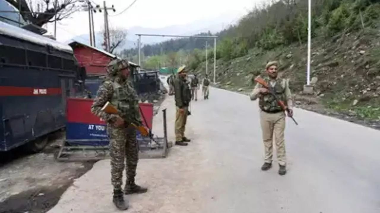 Pahalgam Attack: पंहुचते पानी के साथ बढ़ी पाकिस्तान में घबराहट, स्वास्थ्य कर्मचारियों की छुट्टियां रद्द