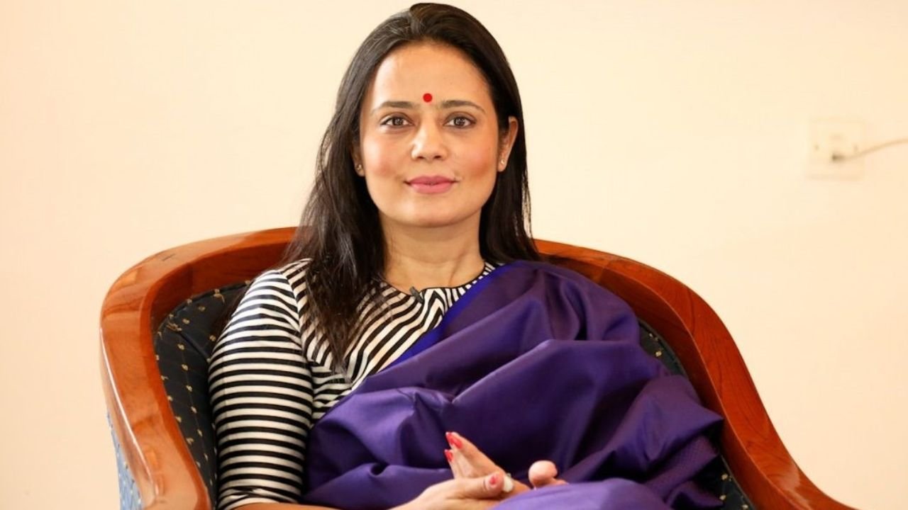 Waqf Amendment Bill: राष्ट्रपति ने वक्फ संशोधन विधेयक को मंजूरी दी, महुआ मोइत्रा सुप्रीम कोर्ट पहुंचीं