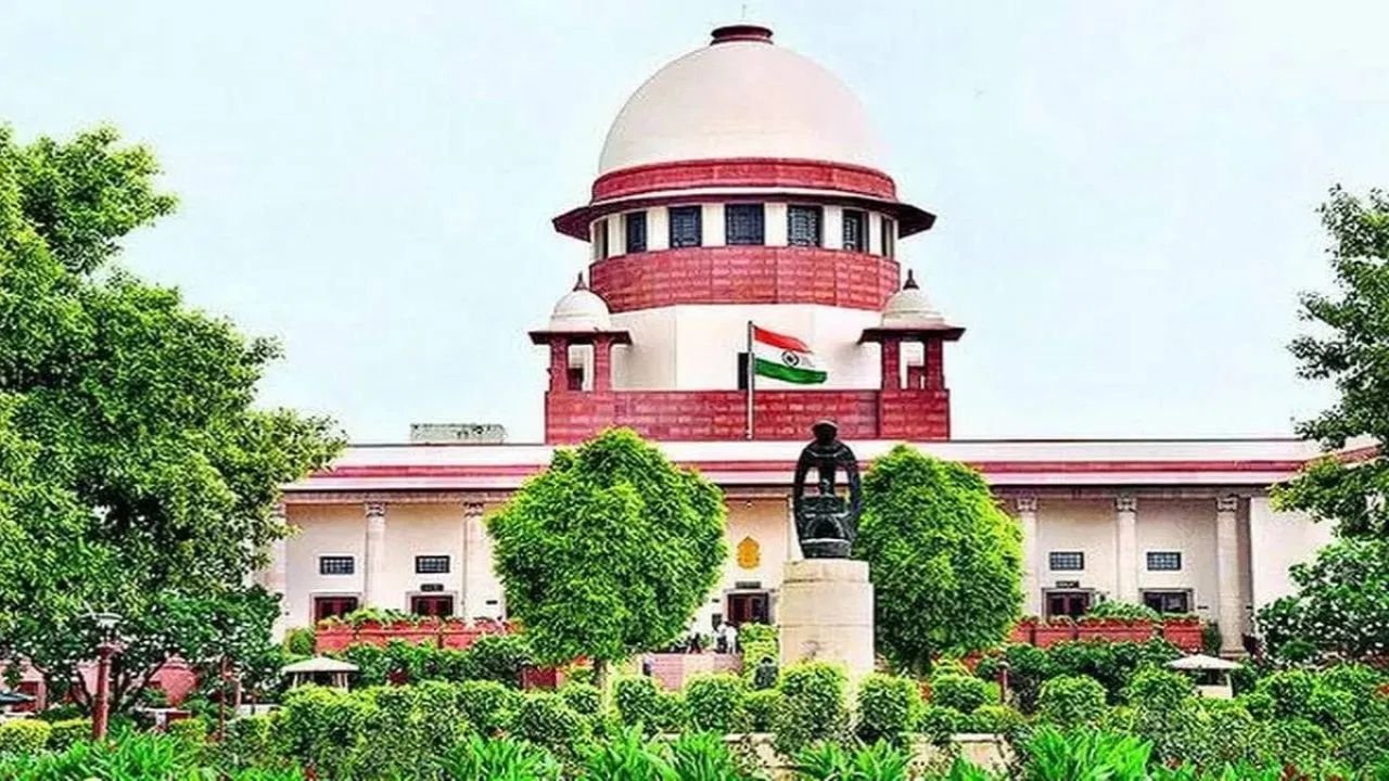 Waqf bill: वक्फ एक्ट पर देश की सबसे बड़ी अदालत में संग्राम, आज आ सकता है अंतरिम आदेश