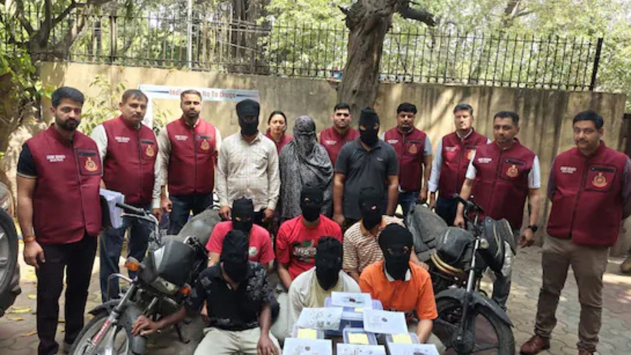 Drugs Smuggling Case: दिल्ली की 'ड्रग क्वीन' का खुला राज, व्हाट्सएप और PUBG से चलता था जहर का कारोबार