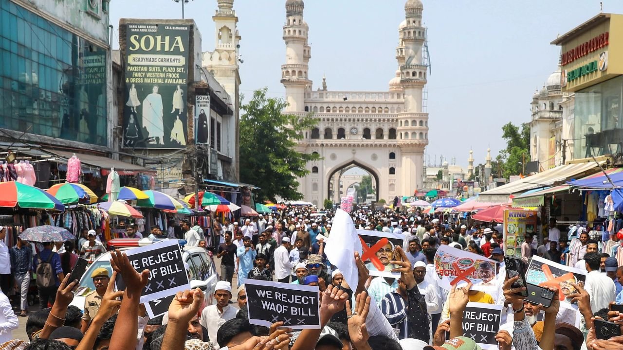 Waqf Board amendment पर घमासान! सुप्रीम कोर्ट का बड़ा आदेश, केंद्र से मांगा जवाब