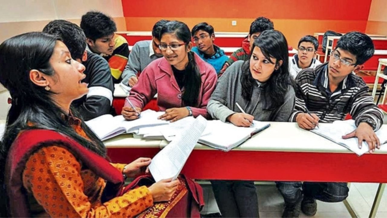 Assistant Professor Vacancy: बिहार में 1700 सहायक प्रोफेसर पदों पर भर्ती, इच्छुक उम्मीदवार 7 मई तक आवेदन करें