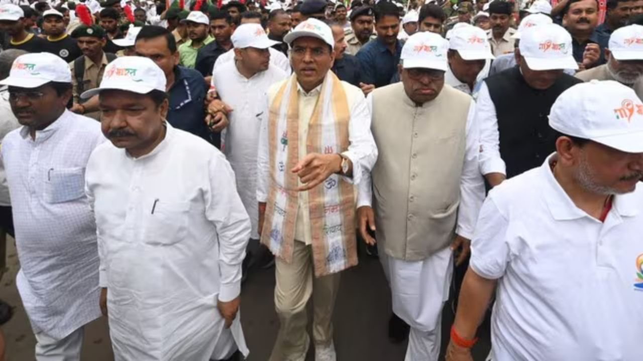 Bihar News: पटना की सड़कों पर निकली जय भीम पदयात्रा, संविधान के सम्मान में उठा जनसैलाब!