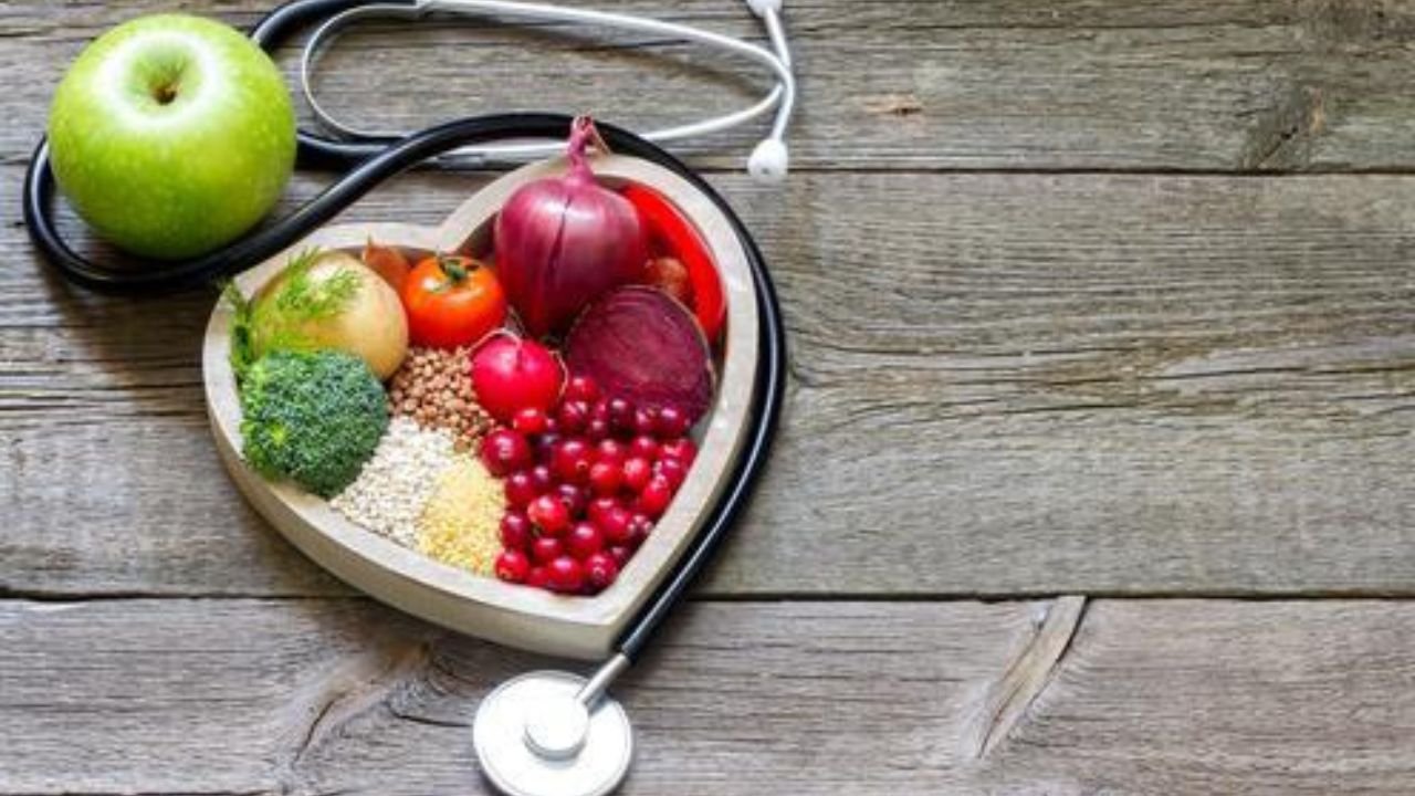 Best Food For Heart: कहीं आपका आलस आपको हार्ट अटैक की ओर तो नहीं ले जा रहा? जानिए बचने का सही तरीका