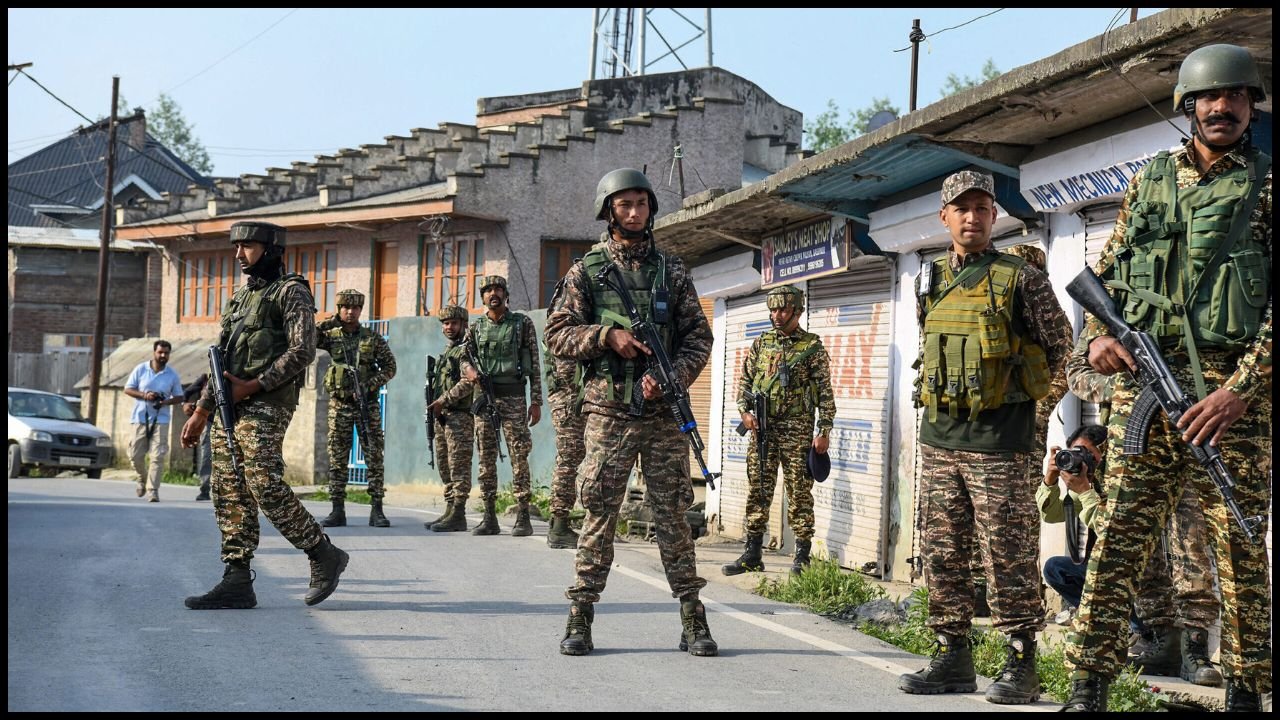 India Strikes Pakistan: भारत-पाक तनाव का नया मोड़! हरियाणा के जिलों में 60 दिन की सख्ती!