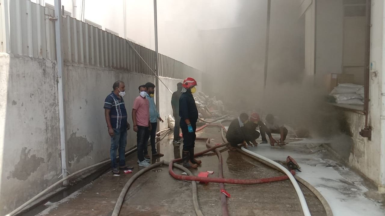 Haryana News: सुबह-सुबह कुंडली में मची तबाही तीन फैक्ट्रियों को निगल गई भीषण आग