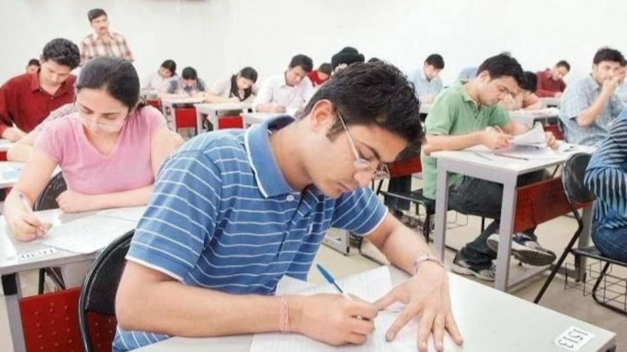 Haryana News: परीक्षा केंद्रों में दोहरी सुरक्षा व्यवस्था, क्या छात्रों को मिलेगा परीक्षा में कोई मुश्किल?