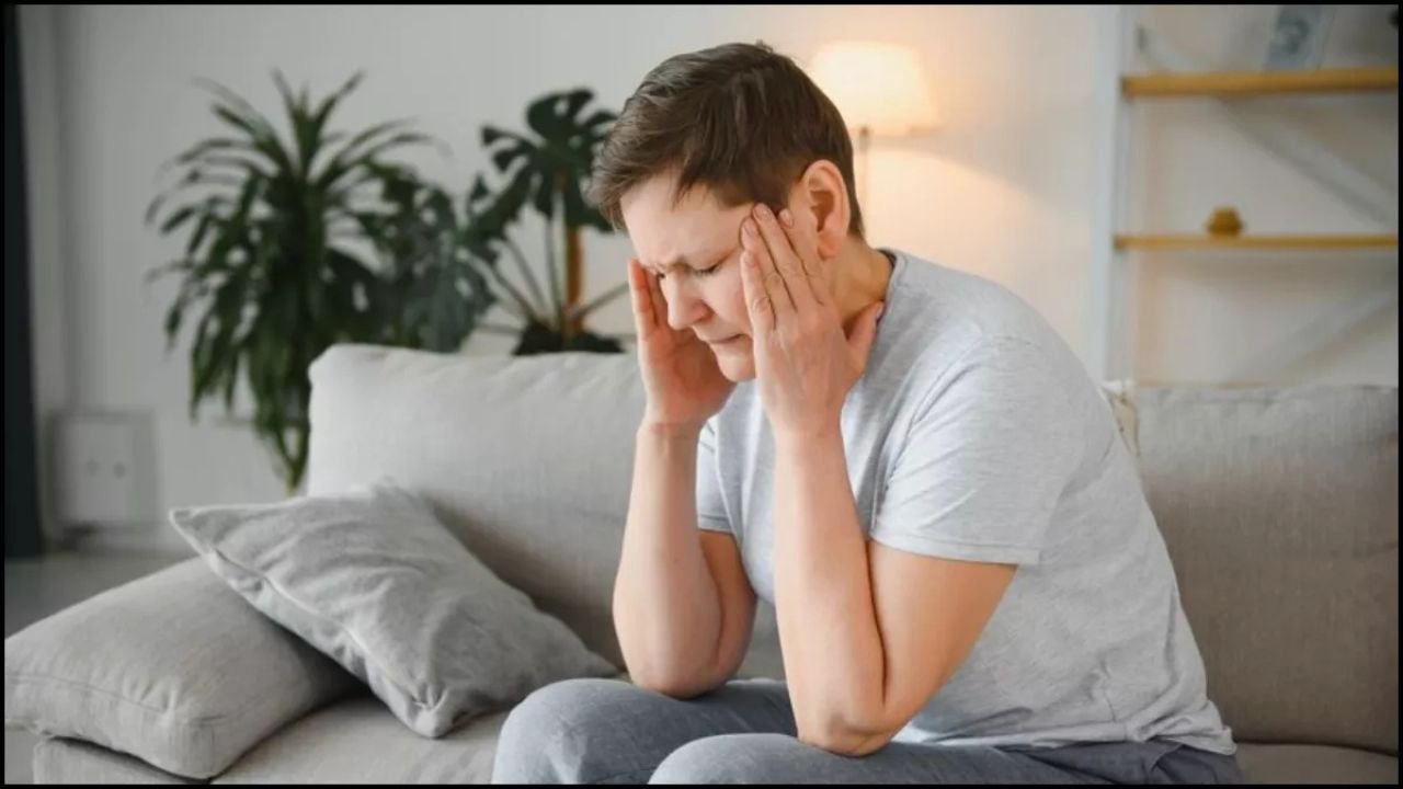 Migraine Quick Relief Tips: सिरदर्द जो सिर्फ दर्द नहीं, जिंदगी रोक देता है! जानिए माइग्रेन से कैसे लड़ें
