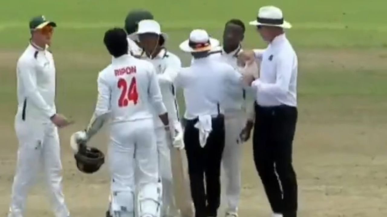 SA vs BAN Emerging Test: साउथ अफ्रीका-बांग्लादेश के खिलाड़ियों में जबरदस्त भिड़ंत, अंपायर भी बेबस