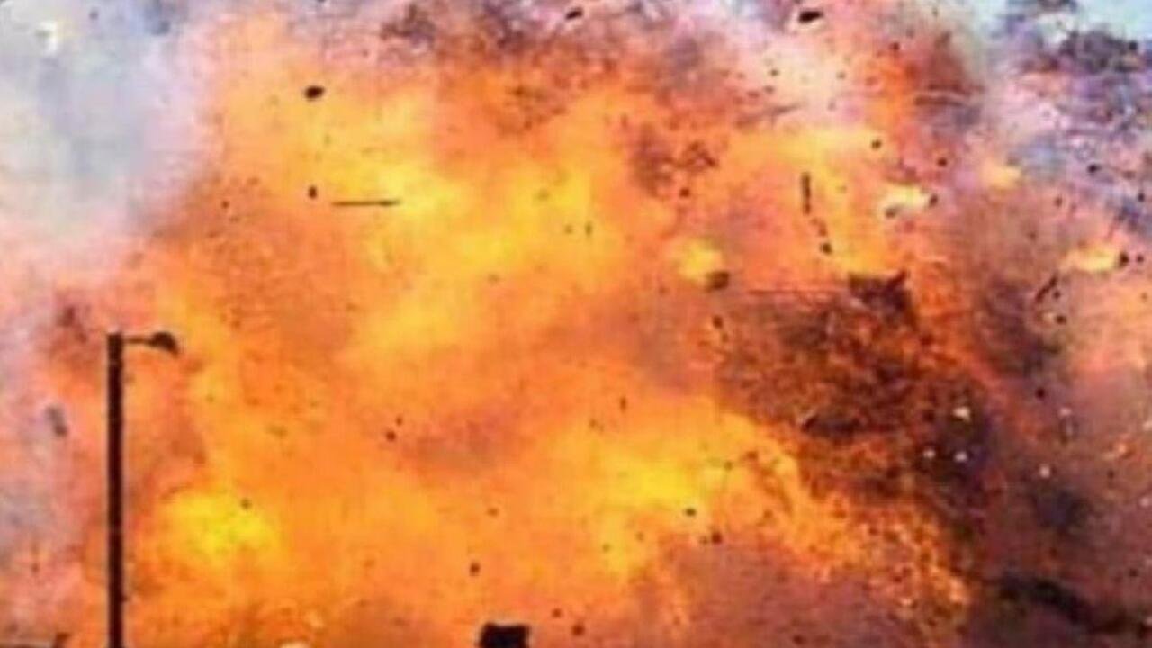 West Bengal: दो गुटों की पुरानी रंजिश बनी बम धमाके की वजह, दो की मौत से हड़कंप