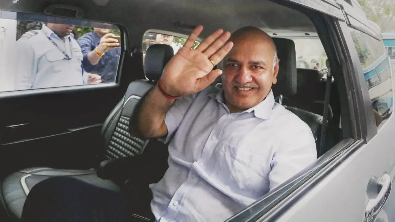 Manish Sisodia: पूर्व शिक्षा मंत्री मनीष सिसोदिया पर घोटाले की आंच, BJP-आप आमने-सामने आए मैदान में