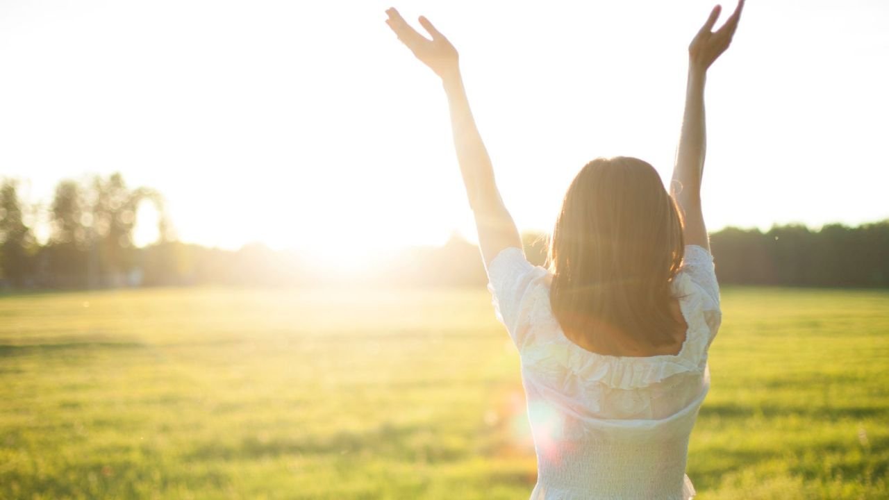 Vitamin D: सुबह की 15 मिनट की धूप या फिर दवा? डॉक्टर ने खोला राज किस वक्त और कैसे मिलेगा असली विटामिन D