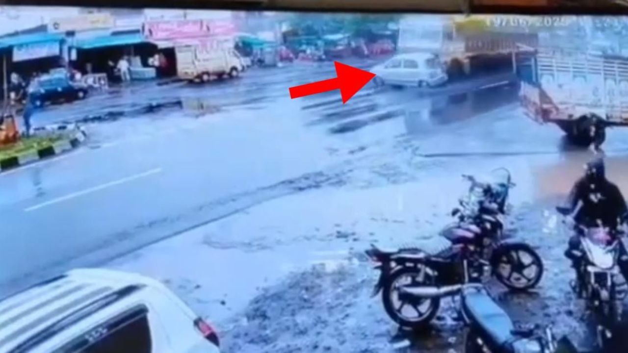 MP Accident: 500 मीटर तक ट्रक ने घसीटी कार, दिल दहला देने वाला हादसा कैद हुआ कैमरे में