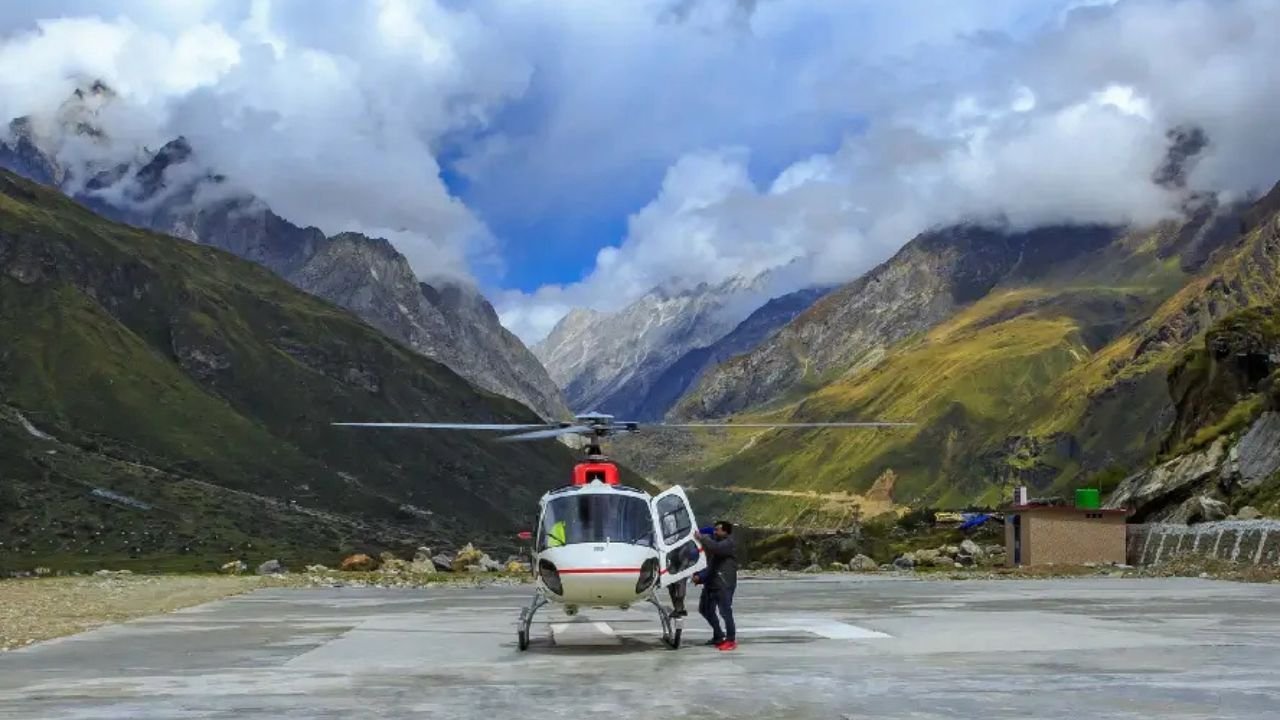 Kedarnath Yatra: केदारनाथ धाम में हेलीकॉप्टर सेवा की बेतहाशा बढ़त, क्या बढ़ेगा खतरा या सुविधा?