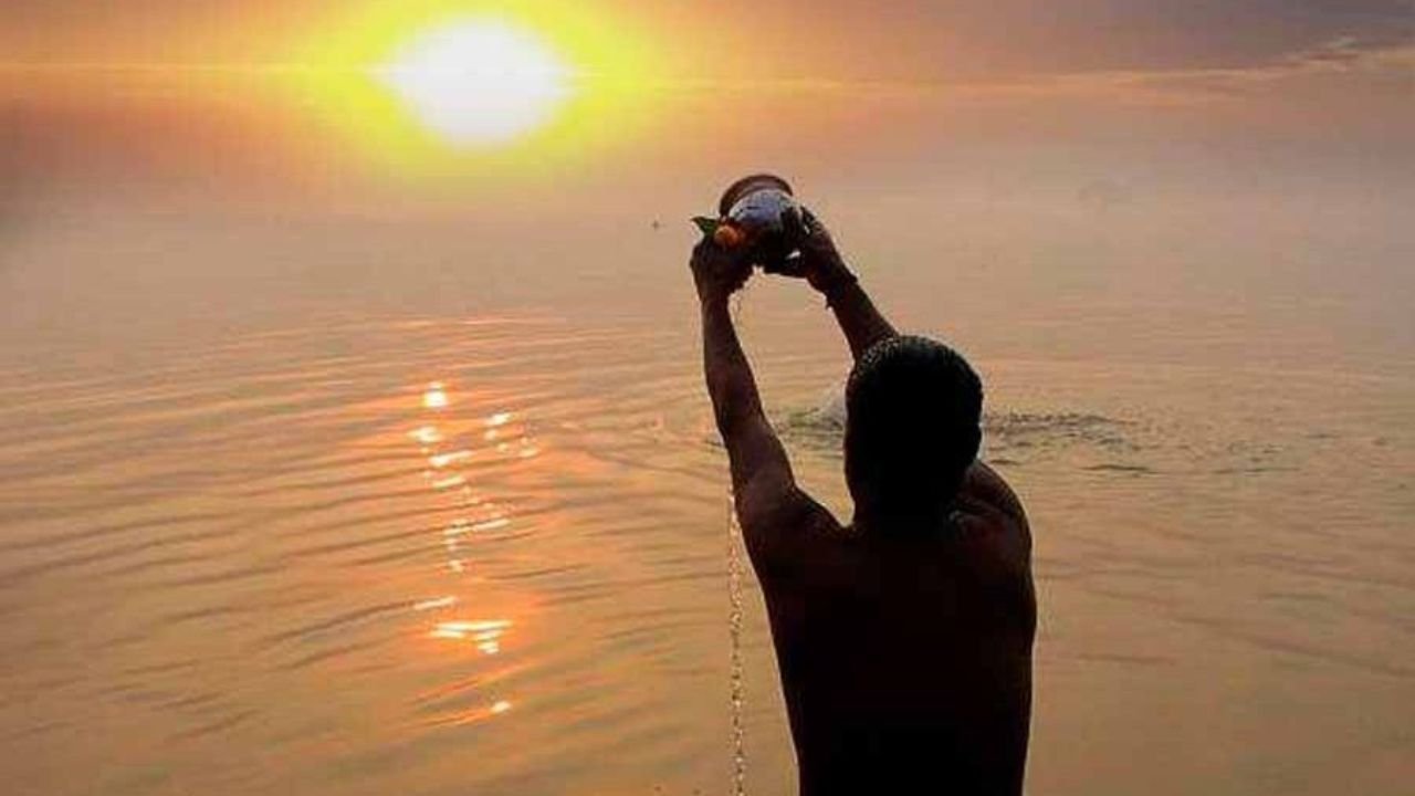 Surya Sankranti: सूर्य के मिथुन में प्रवेश से खुलेंगे भाग्य के द्वार, जानें आपकी राशि के लिए क्या है खास