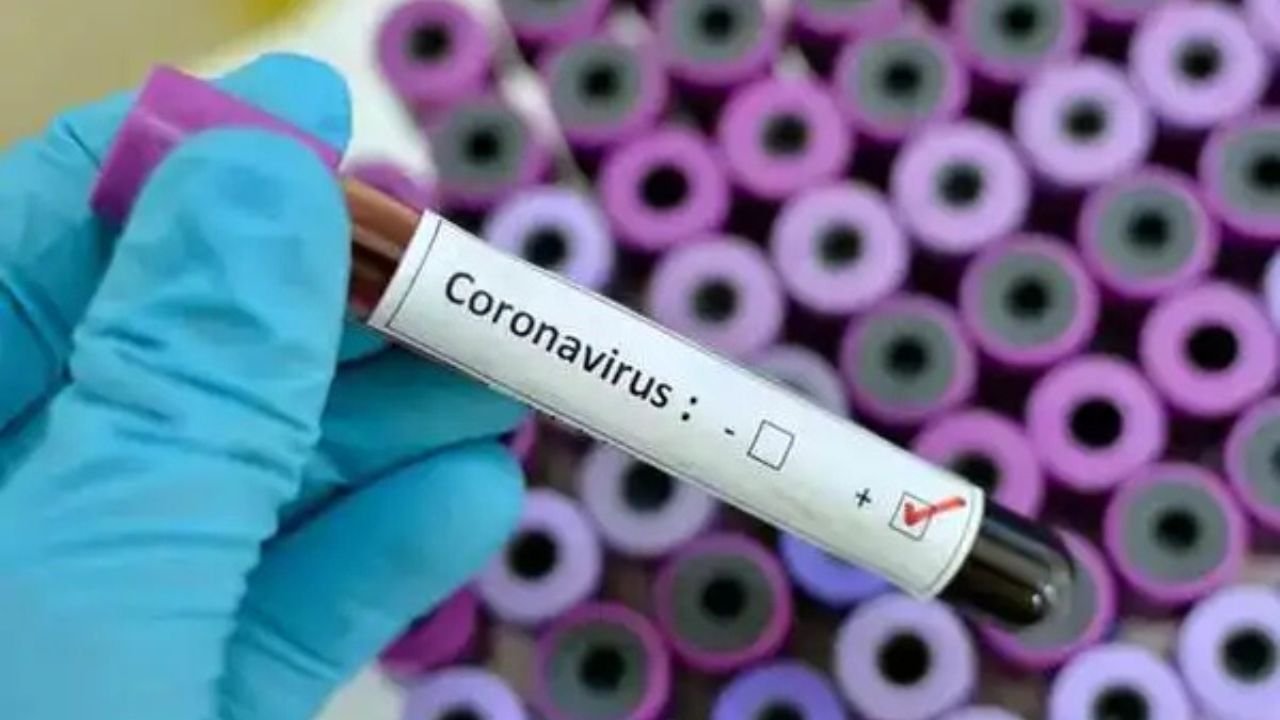 Covid-19 Update: कोरोना का नया वेरिएंट बना चिंता का कारण, देश में फिर से बढ़ने लगा संक्रमण का डर