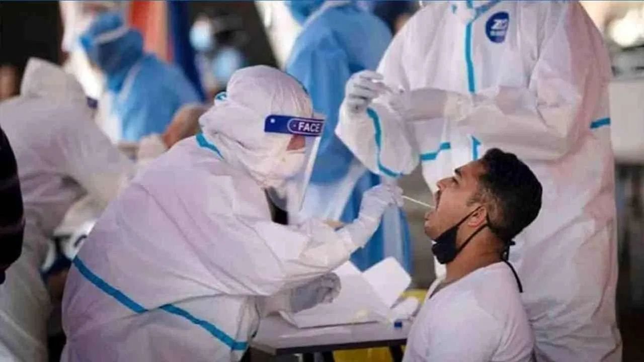 Covid-19 Update: कोरोना का नया वेरिएंट बना चिंता का कारण, देश में फिर से बढ़ने लगा संक्रमण का डर
