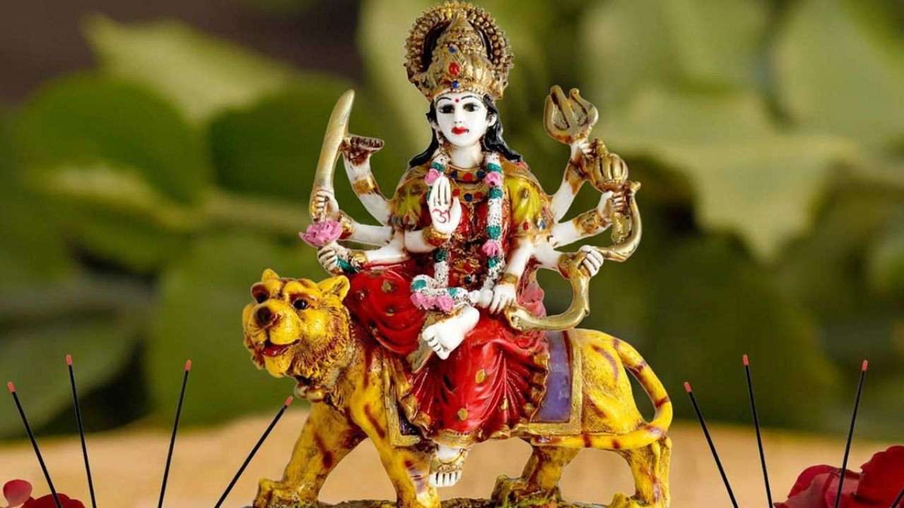 Gupt Navratri 2025: गुप्त नवरात्रि में माता की दस रूपों की साधना क्यों है इतनी खास? जानिए रहस्य!