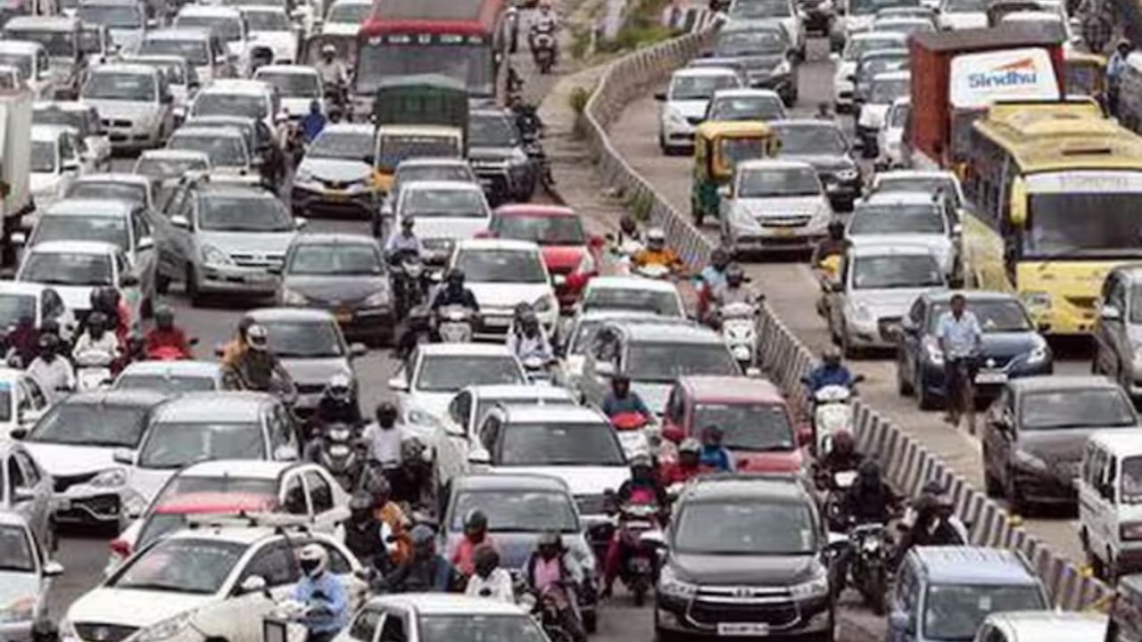 Delhi News: दिल्ली में पहली बार होगी क्लाउड सीडिंग से बारिश, जानिए क्या है इसकी तकनीक