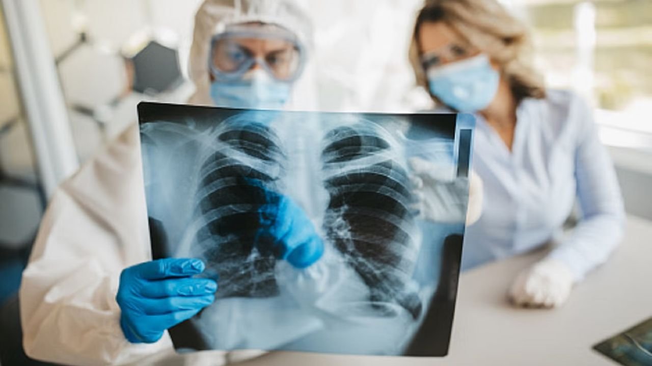 Global health crisis: क्या आपकी सांसें भी खतरे में हैं? फेफड़ों से लेकर दिमाग तक फैल रही हैं ये जानलेवा बीमारियां।