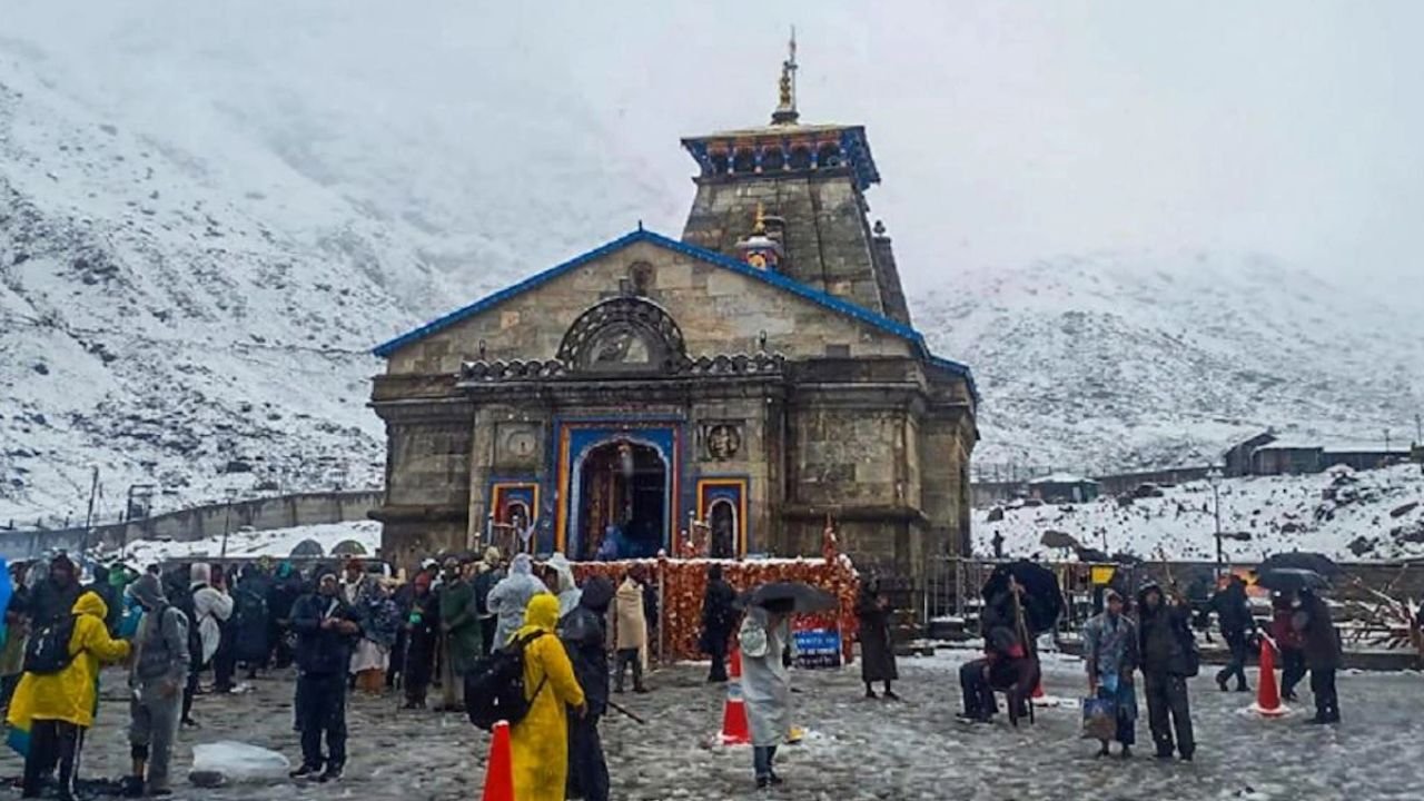 Kedarnath Yatra: रुद्रप्रयाग में कहर बनी बारिश, हजारों श्रद्धालु फंसे सोनप्रयाग-गौरीकुंड में, प्रशासन ने रोकी यात्रा