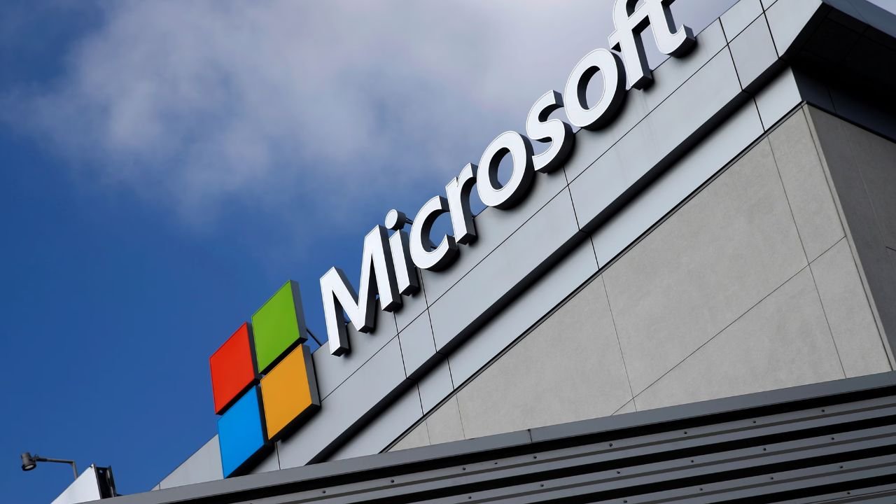 पाकिस्तान से Microsoft की विदाई! 9000 कर्मचारियों की छंटनी और दफ्तर बंद करने के पीछे क्या है असली वजह