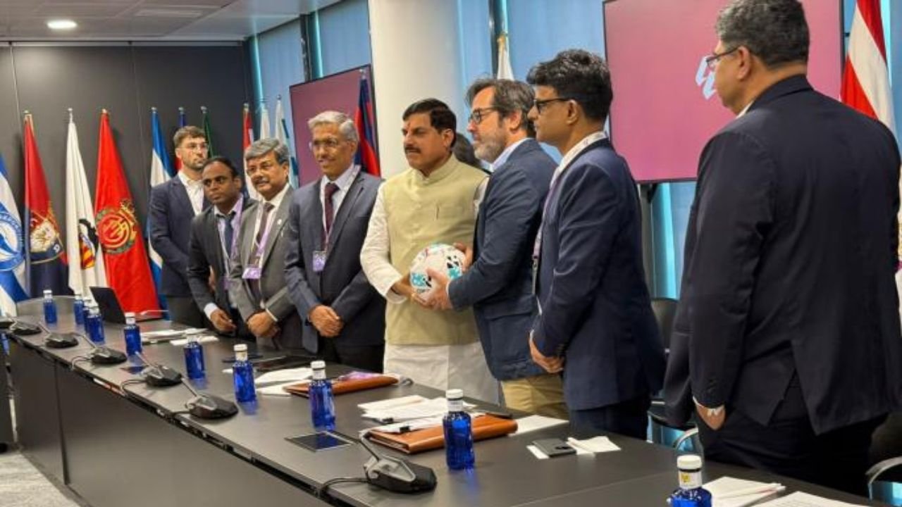 स्पेन में CM मोहन यादव ने बढ़ाया भारत का मान, निवेशकों से बोले- MP में आएं और मुनाफा पाएं