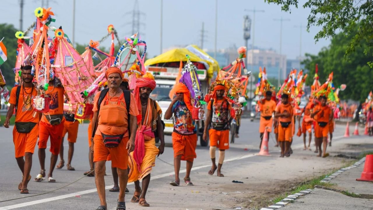 कांवड़ यात्रा में भारी वाहनों पर लगेगा ब्रेक, गुरुग्राम पुलिस ने कसी कमर, नियम तोड़े तो होगी कार्रवाई
