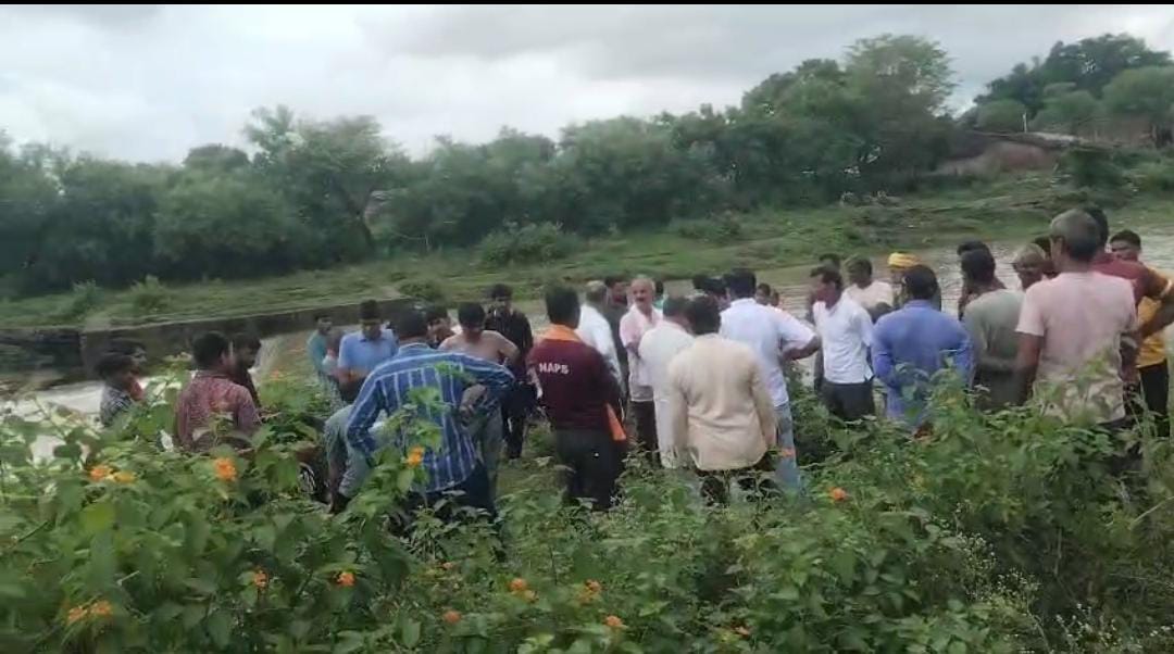 नदी में मिला किसान का शव, परिजनों ने जताई हत्या की आशंका